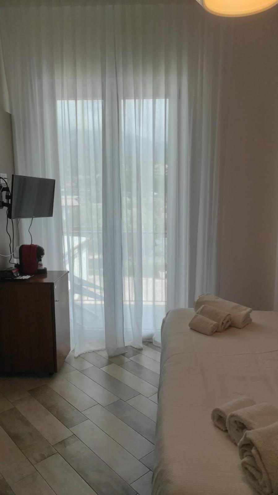 La Perla Del Tirreno Guest House Sapri Exteriör bild